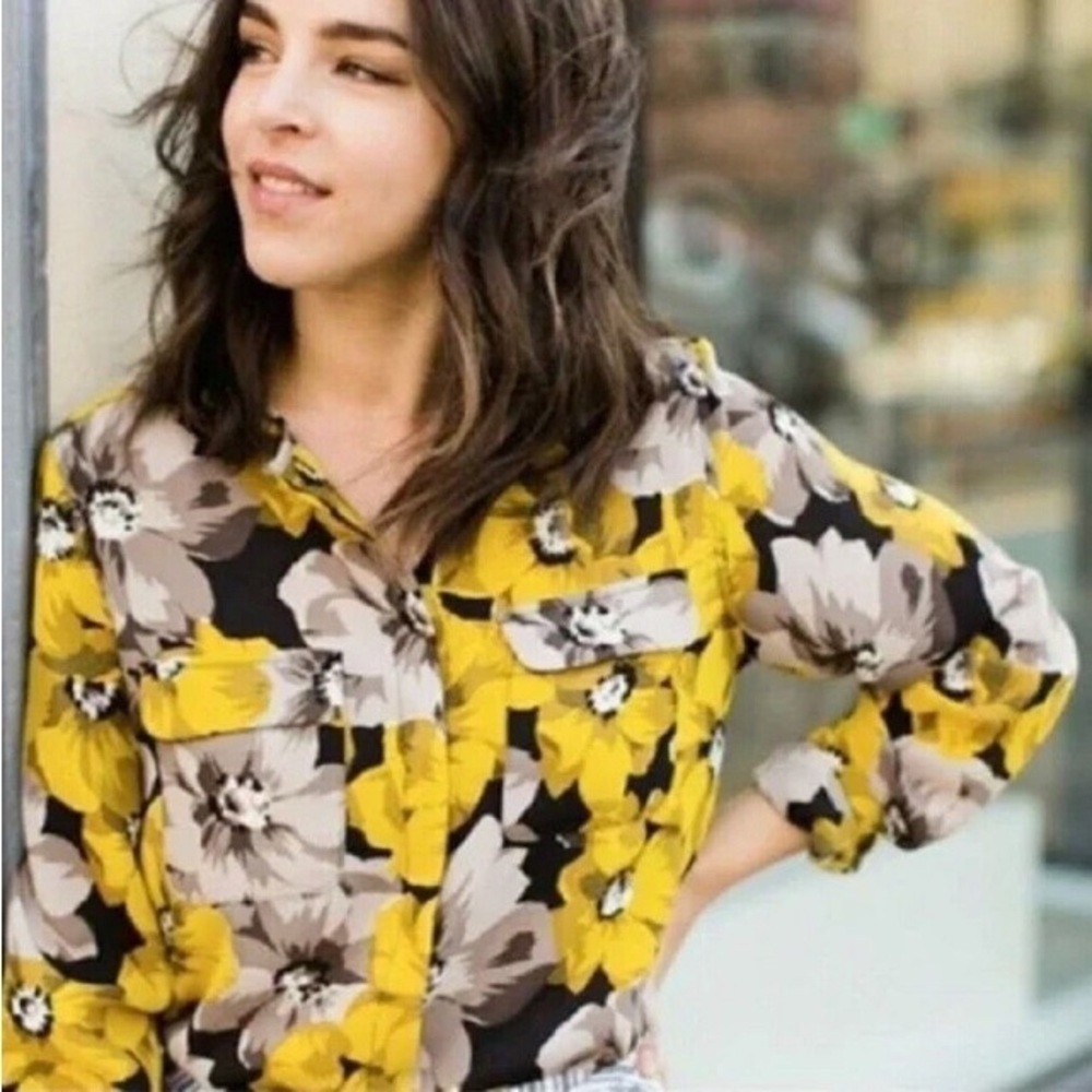 WHO WHAT WEAR Long Sleeve Floral Blouse in Yellow - Size S